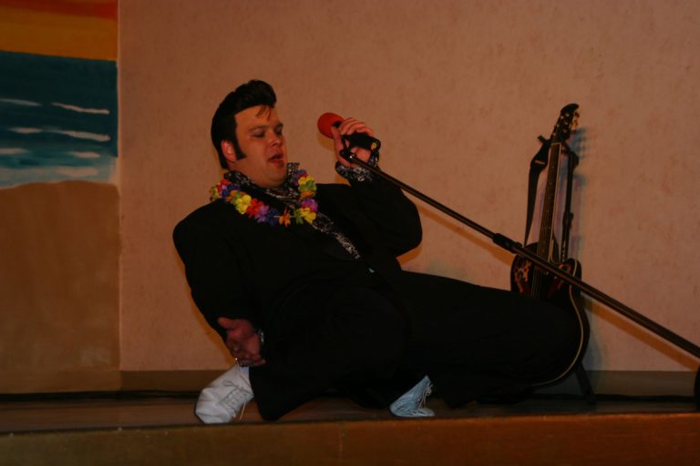 Robin Kelly at the Army Navy & Air Force club in Barrie, ON